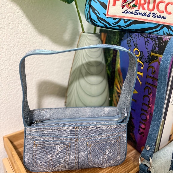 FIORUCCI Logo Light Vintage Shoulder Bag - Picture 6 of 16